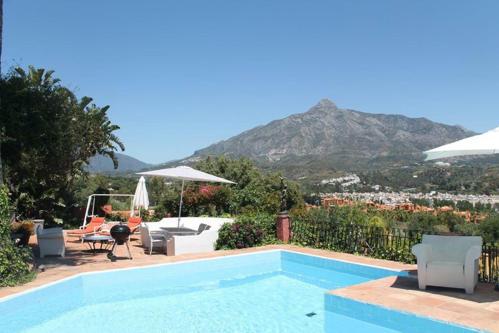 El Castillo De La Colina Hotel Marbella Exterior photo